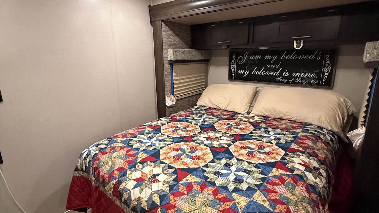 Photo of Bedroom in Malakoff