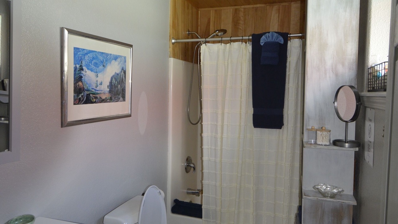Photo of Bathroom in Silverton