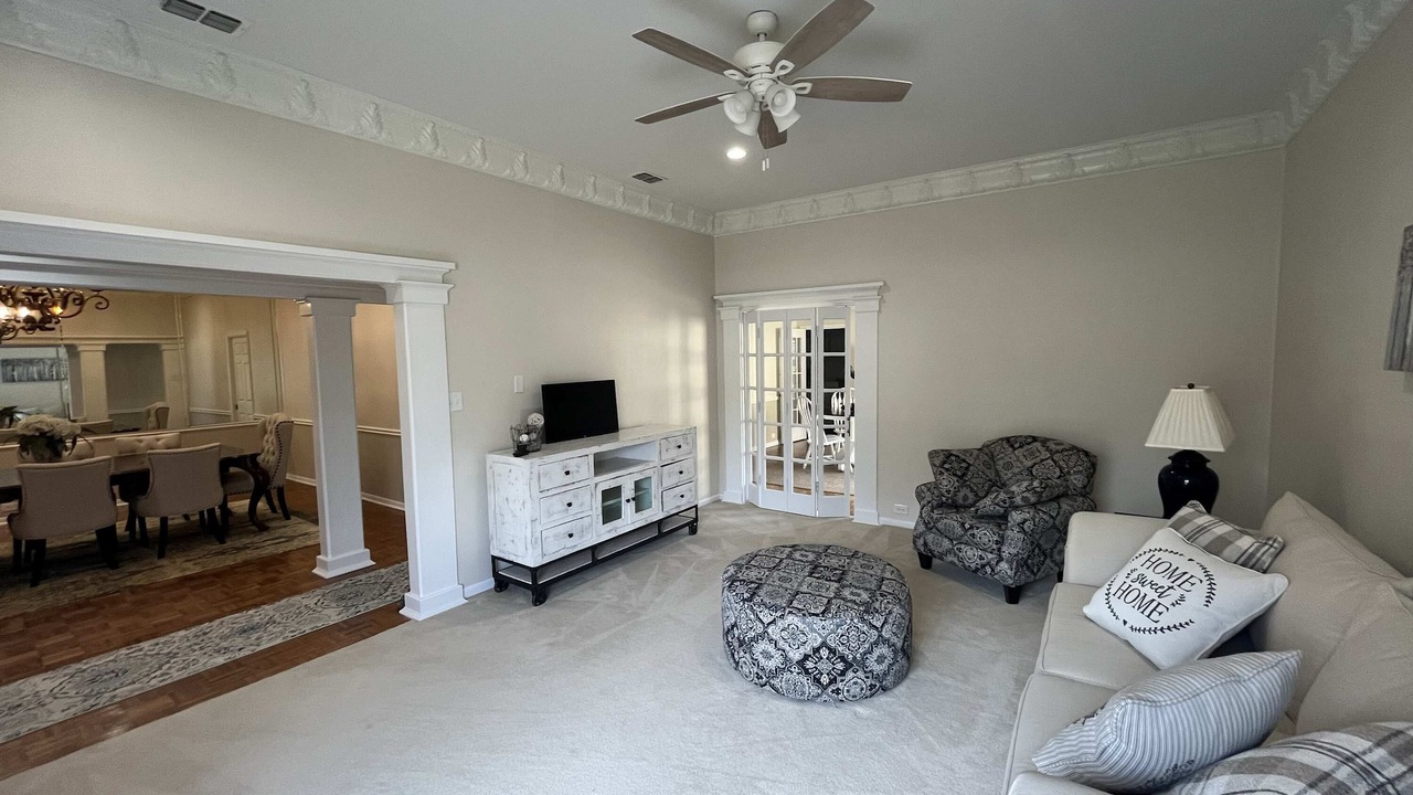 Photo of Livingroom in Jacksonville