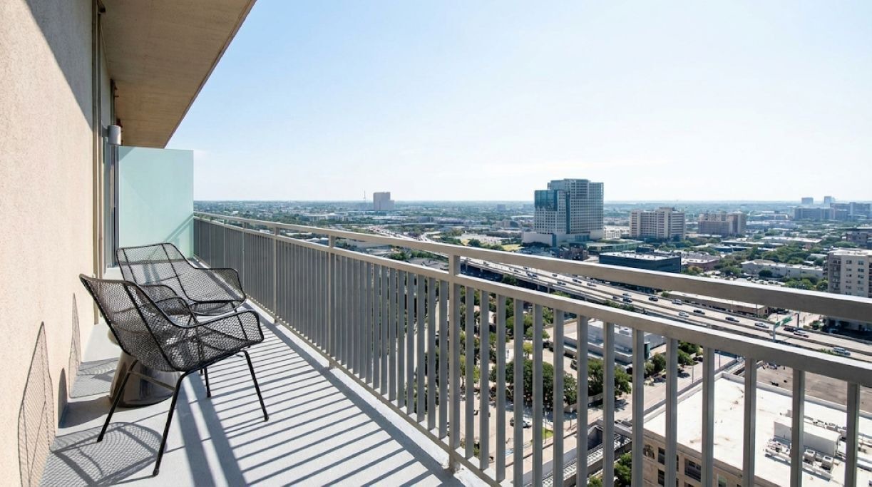 Photo of Outdoor in Uptown