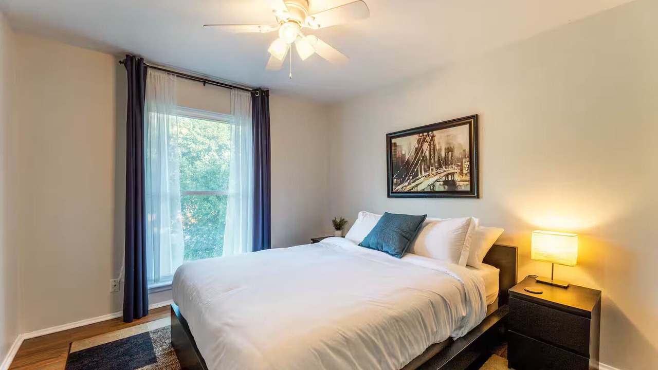 Photo of Bedroom in North Austin Civic Association