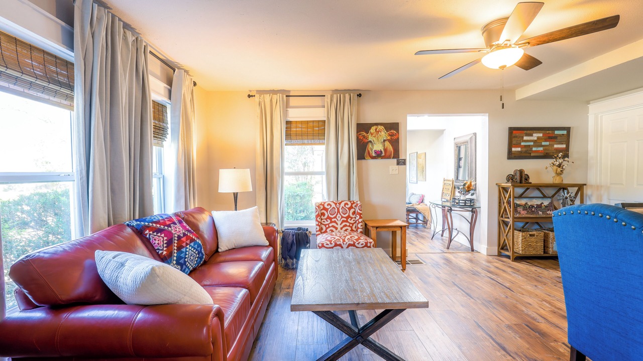 Photo of Livingroom in Santa Anna