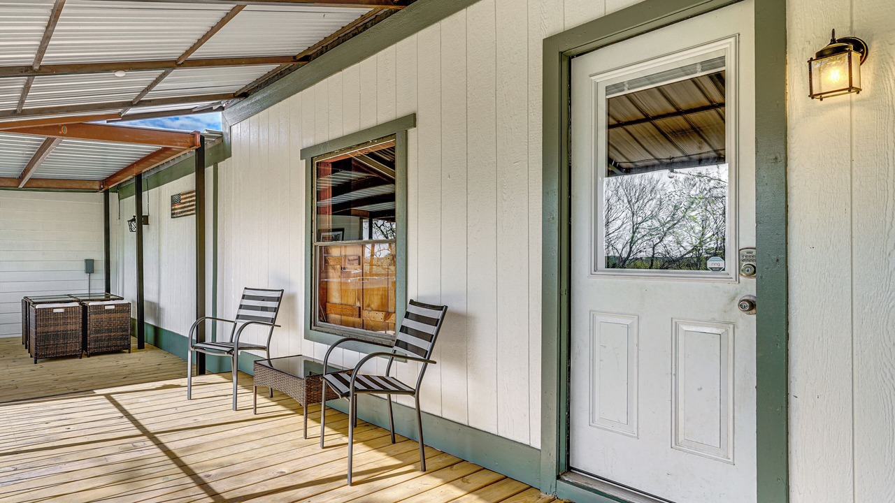 Photo of Patio Balcony in Hudson Oaks