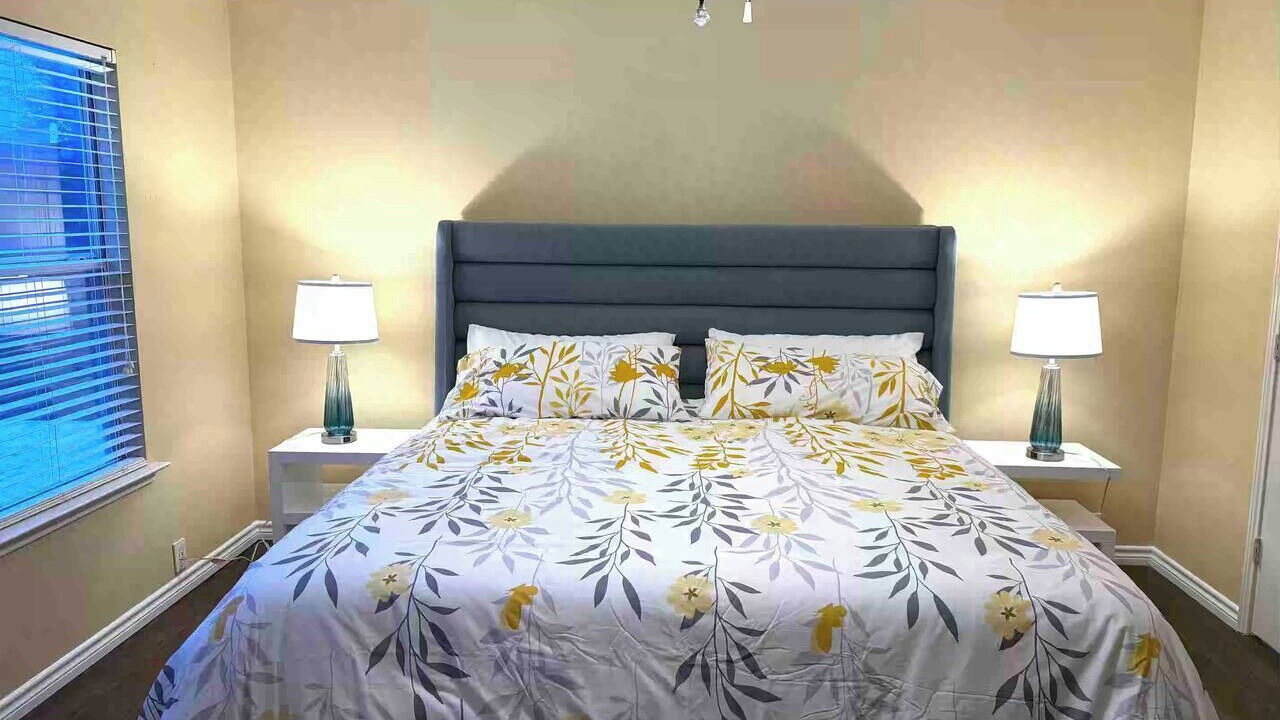 Photo of Bedroom in Lake Dallas