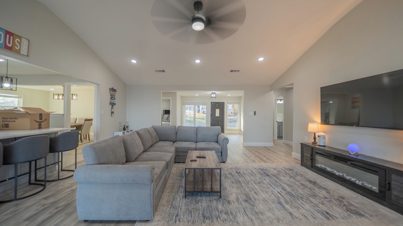 Photo of Livingroom in Seven Points