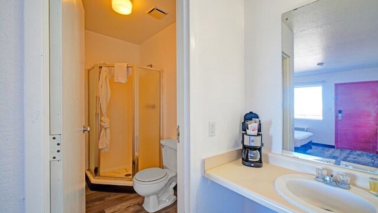 Photo of Bathroom in Lordsburg