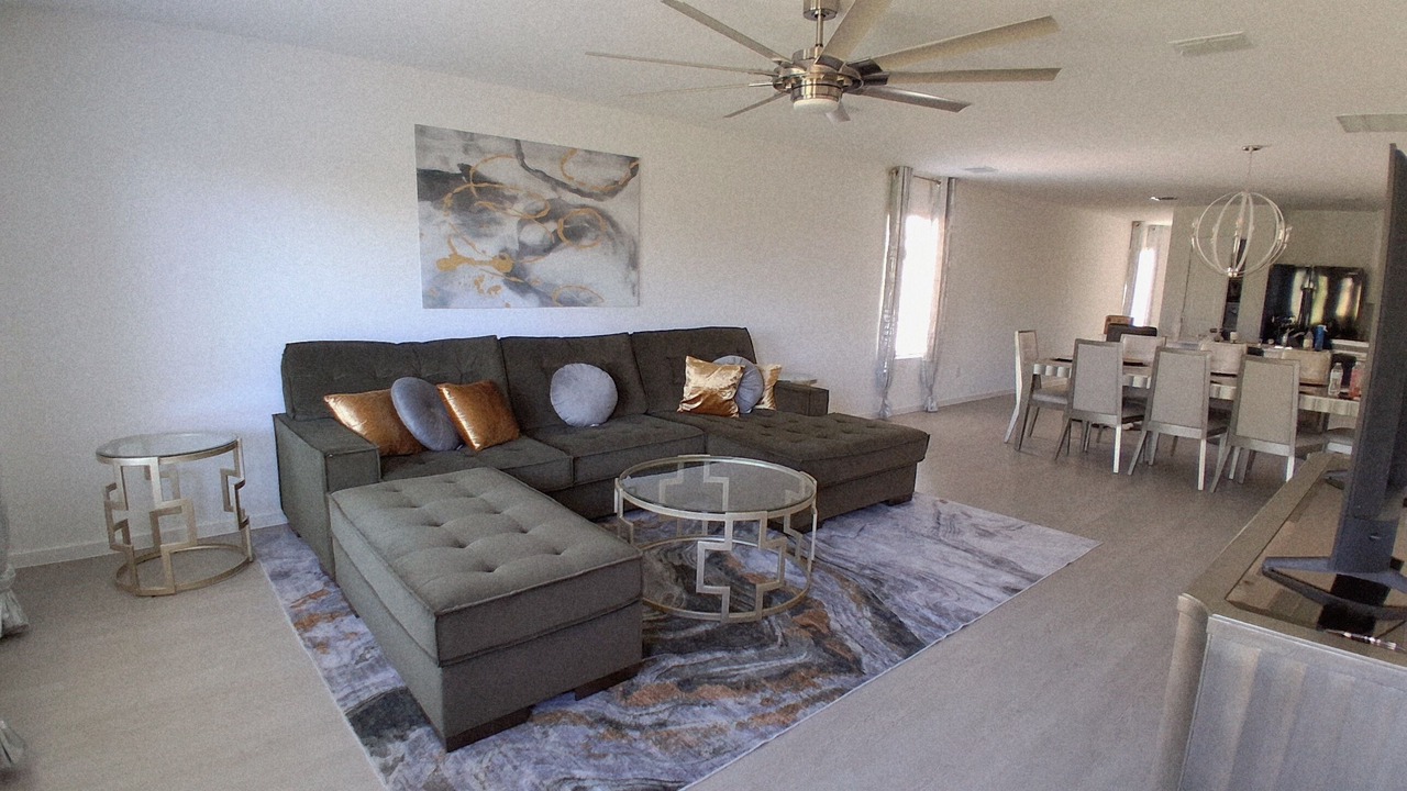 Photo of Livingroom in Aubrey