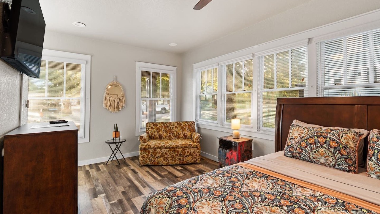Photo of Bedroom in Fairmount