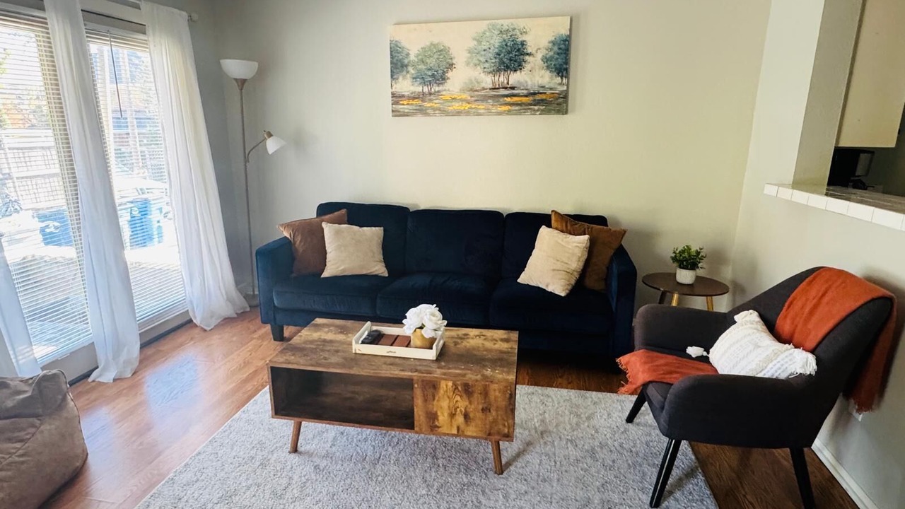 Photo of Livingroom in Lower Greenville