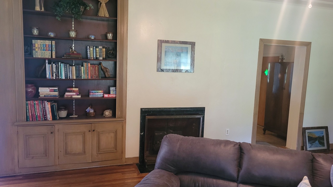 Photo of Livingroom in Glen Rose