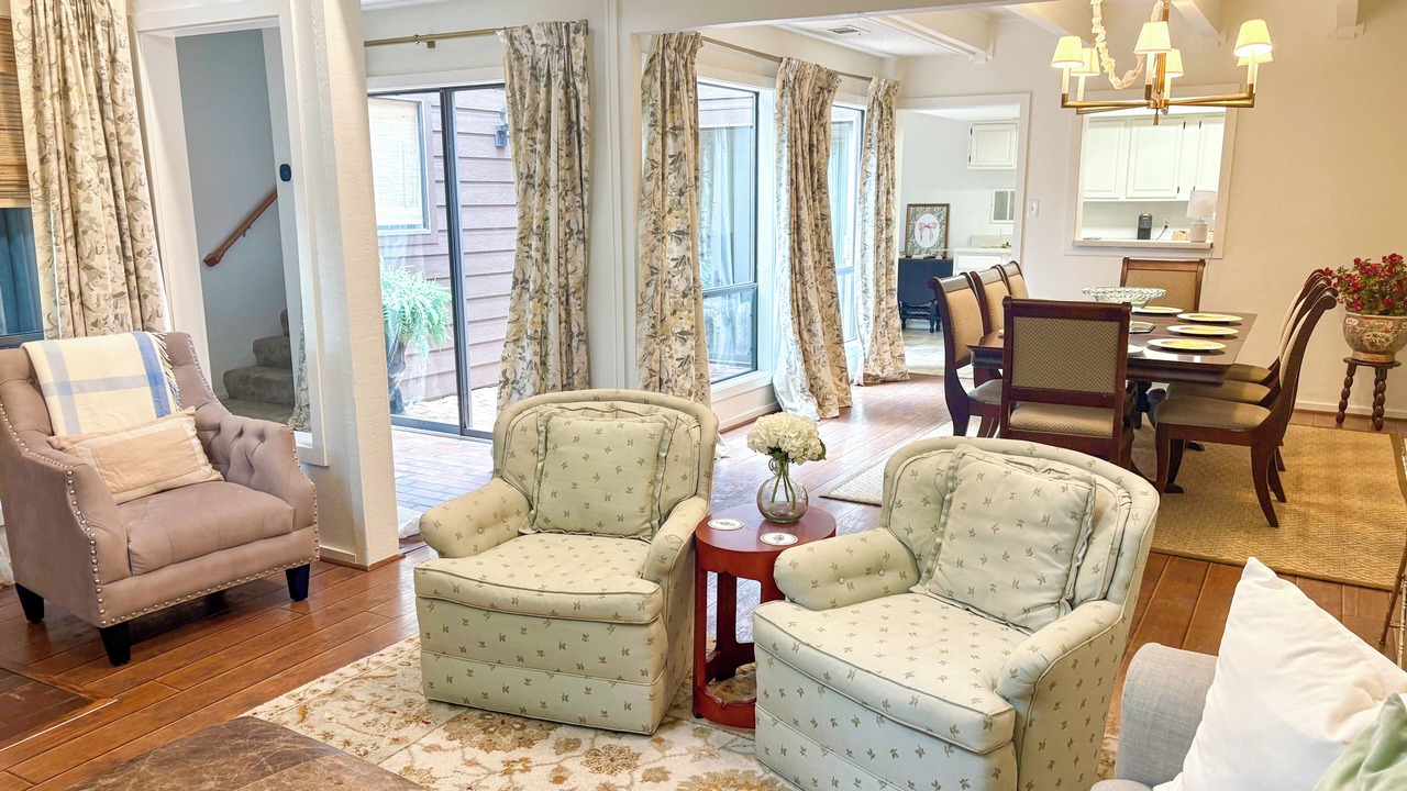 Photo of Livingroom in Wolf Pen Creek