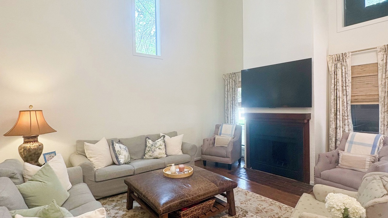 Photo of Livingroom in Wolf Pen Creek