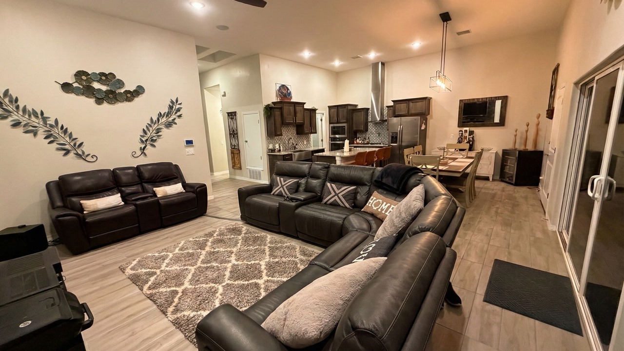 Photo of Livingroom in Biggs Field