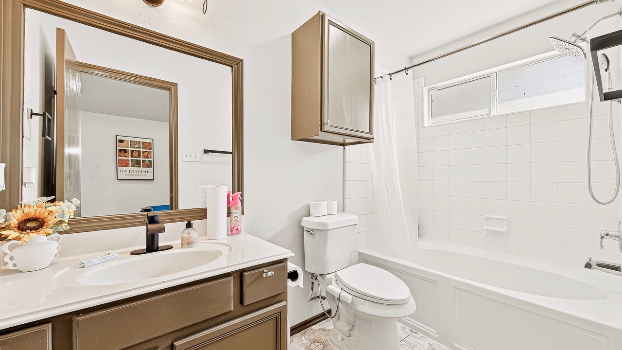 Photo of Bathroom in Clodine