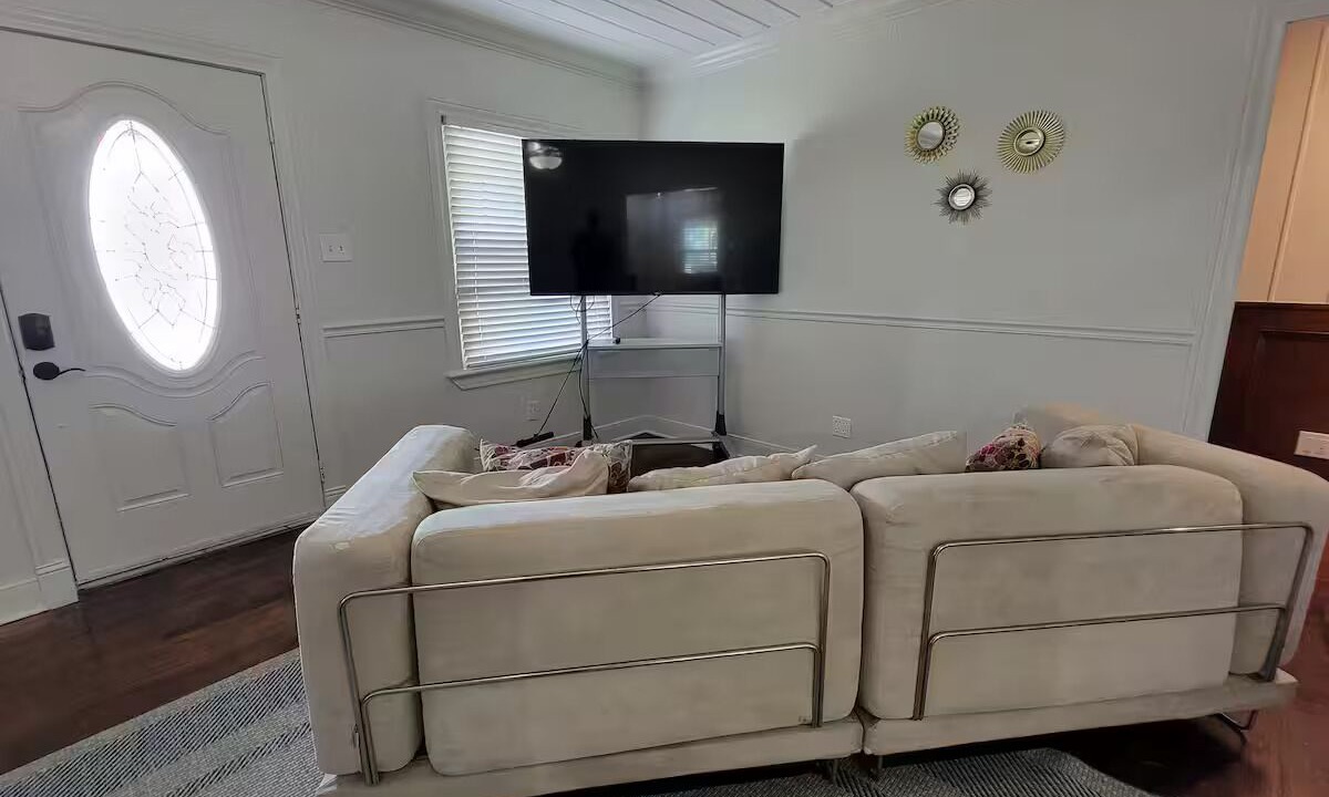 Photo of Livingroom in Foster Place