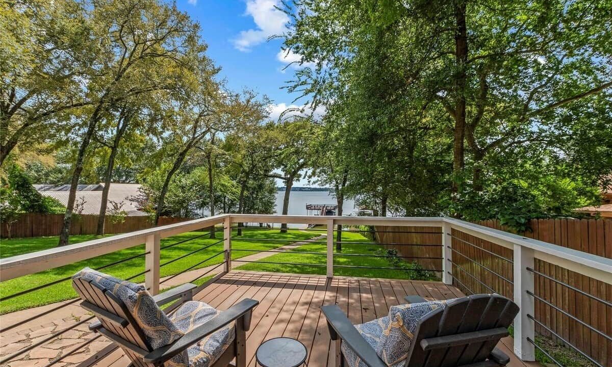 Photo of Patio Balcony in Log Cabin