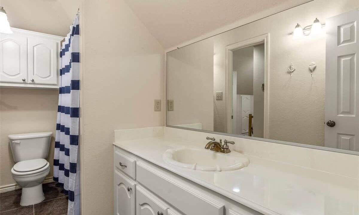 Photo of Bathroom in Log Cabin