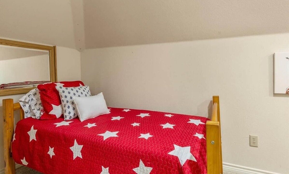 Photo of Bedroom in Log Cabin