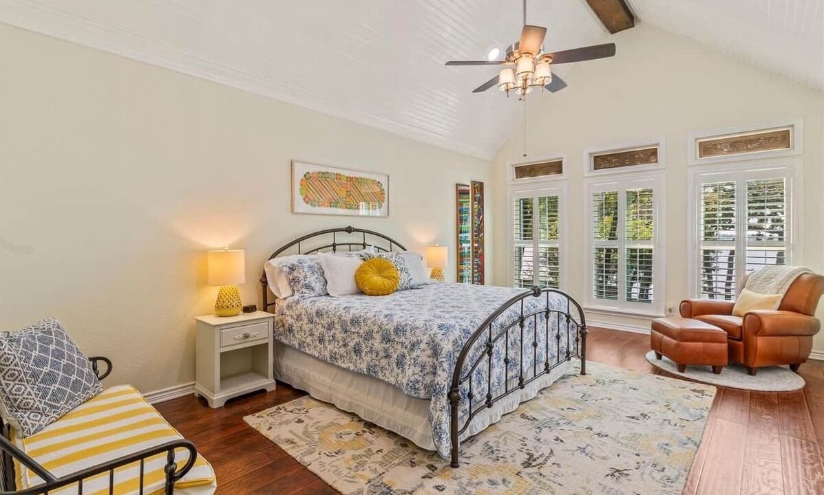 Photo of Bedroom in Log Cabin