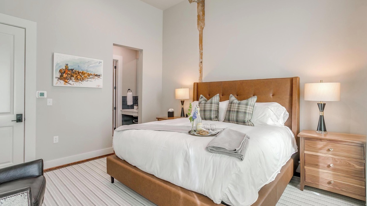 Photo of Bedroom in Granbury