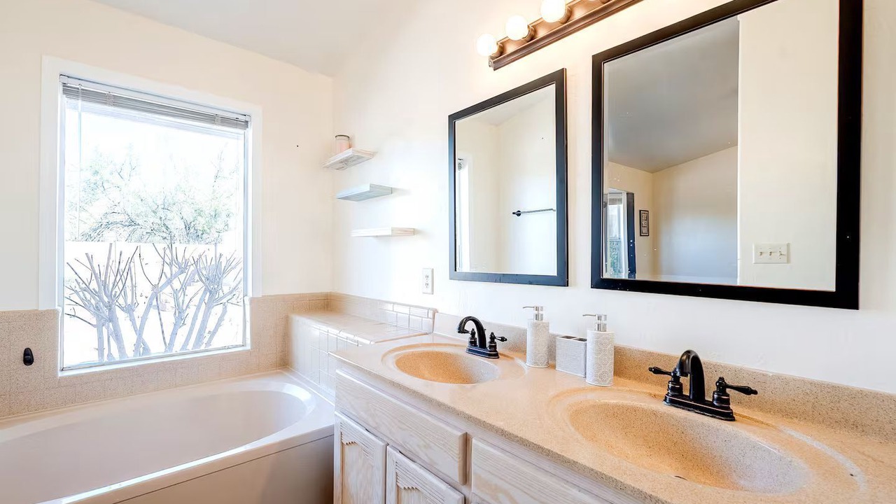 Photo of Bathroom in Sahuarita