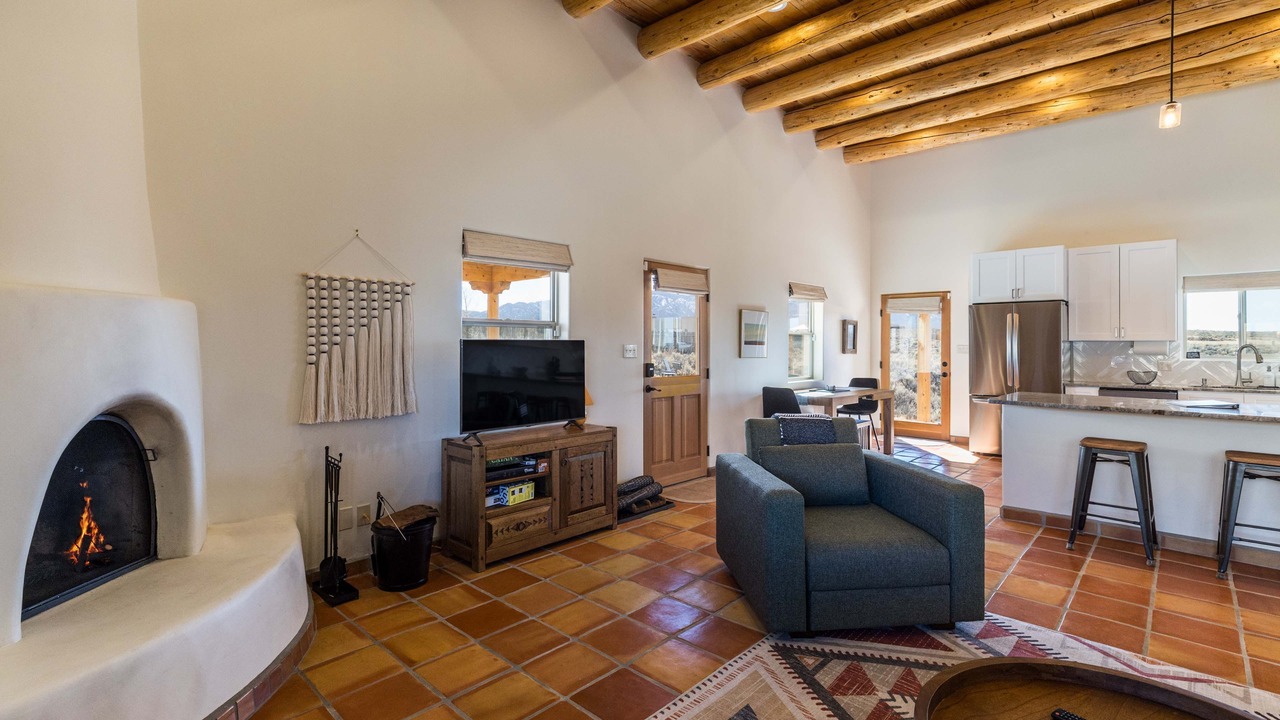Photo of Livingroom in Ranchos De Taos