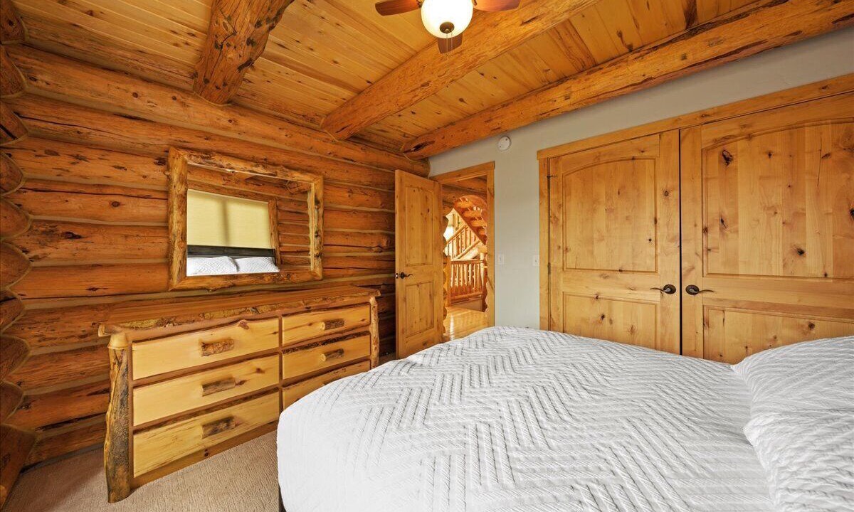 Photo of Bedroom in Pleasant Valley