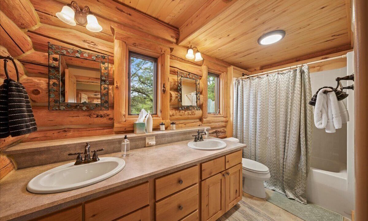 Photo of Bathroom in Pleasant Valley