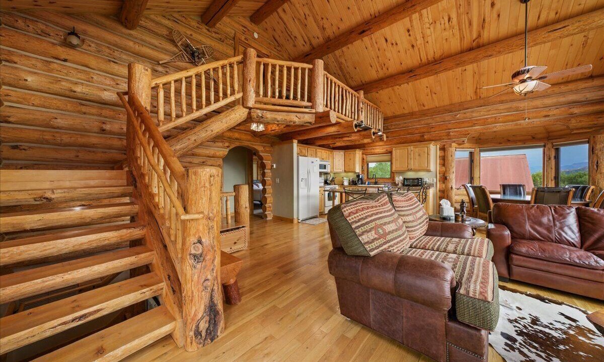 Photo of Livingroom in Pleasant Valley
