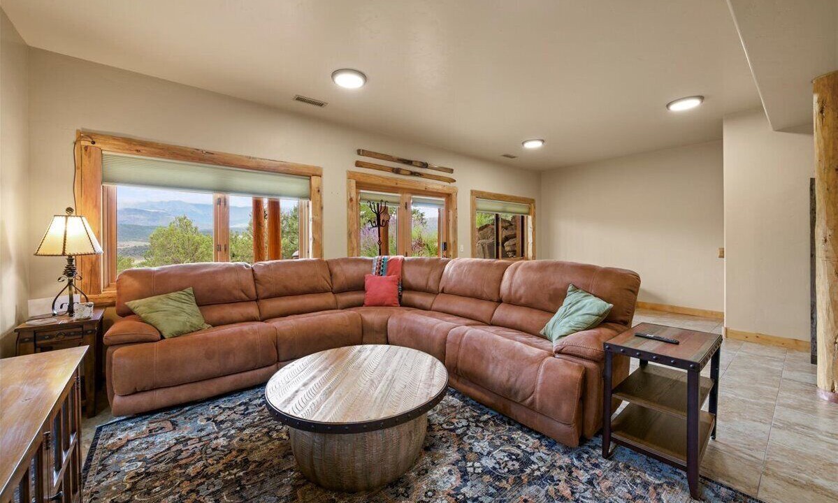 Photo of Livingroom in Pleasant Valley