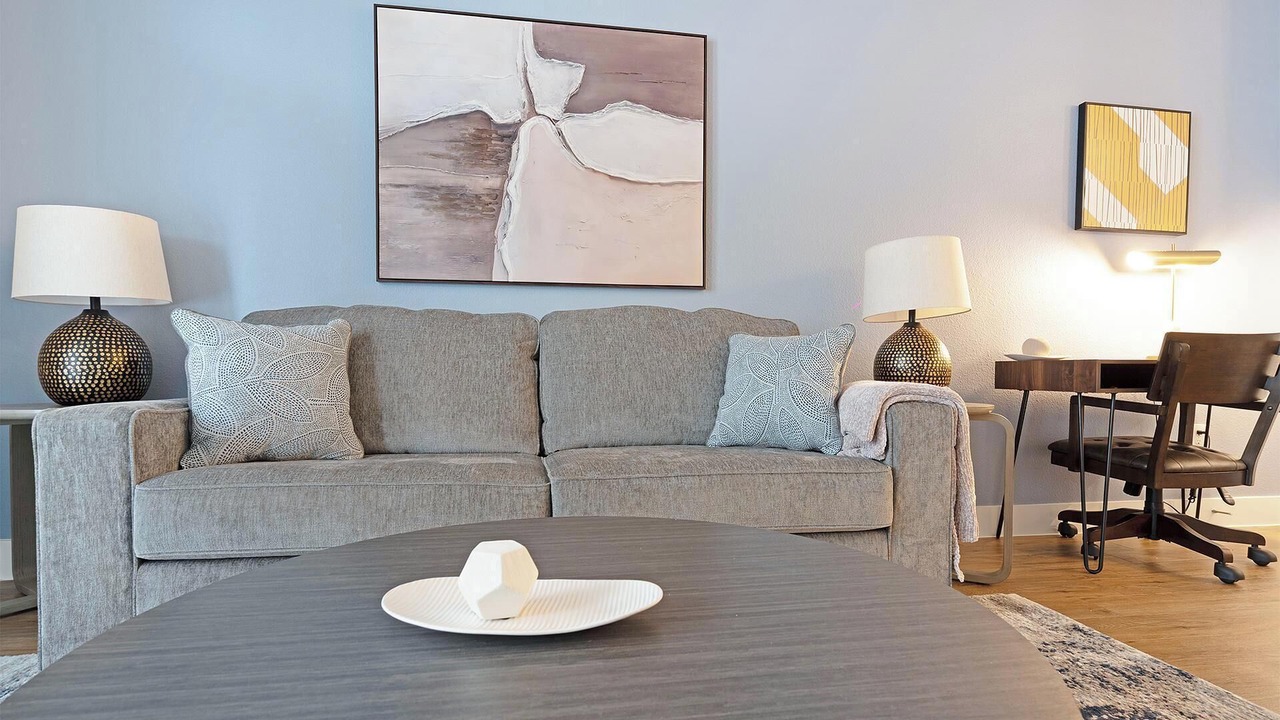 Photo of Livingroom in Far North Central
