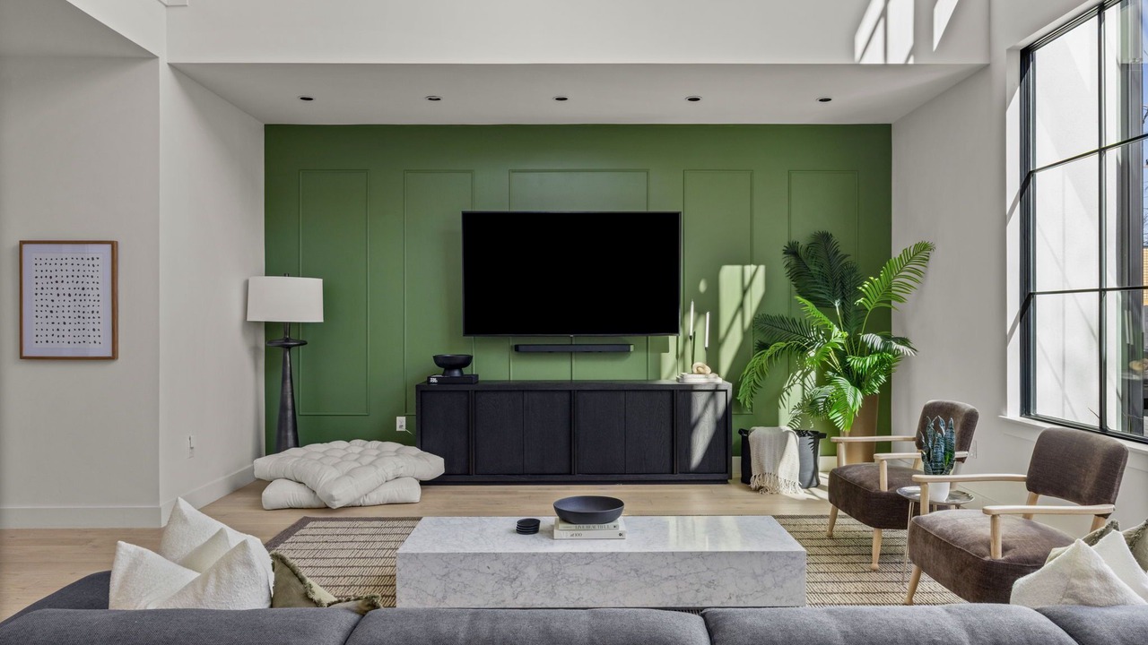 Photo of Livingroom in Greater South River City