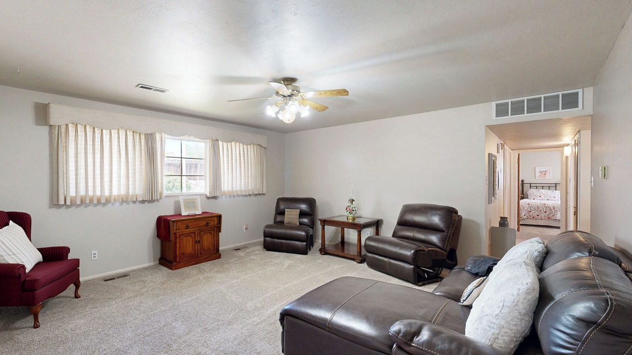 Photo of Livingroom in Farmington