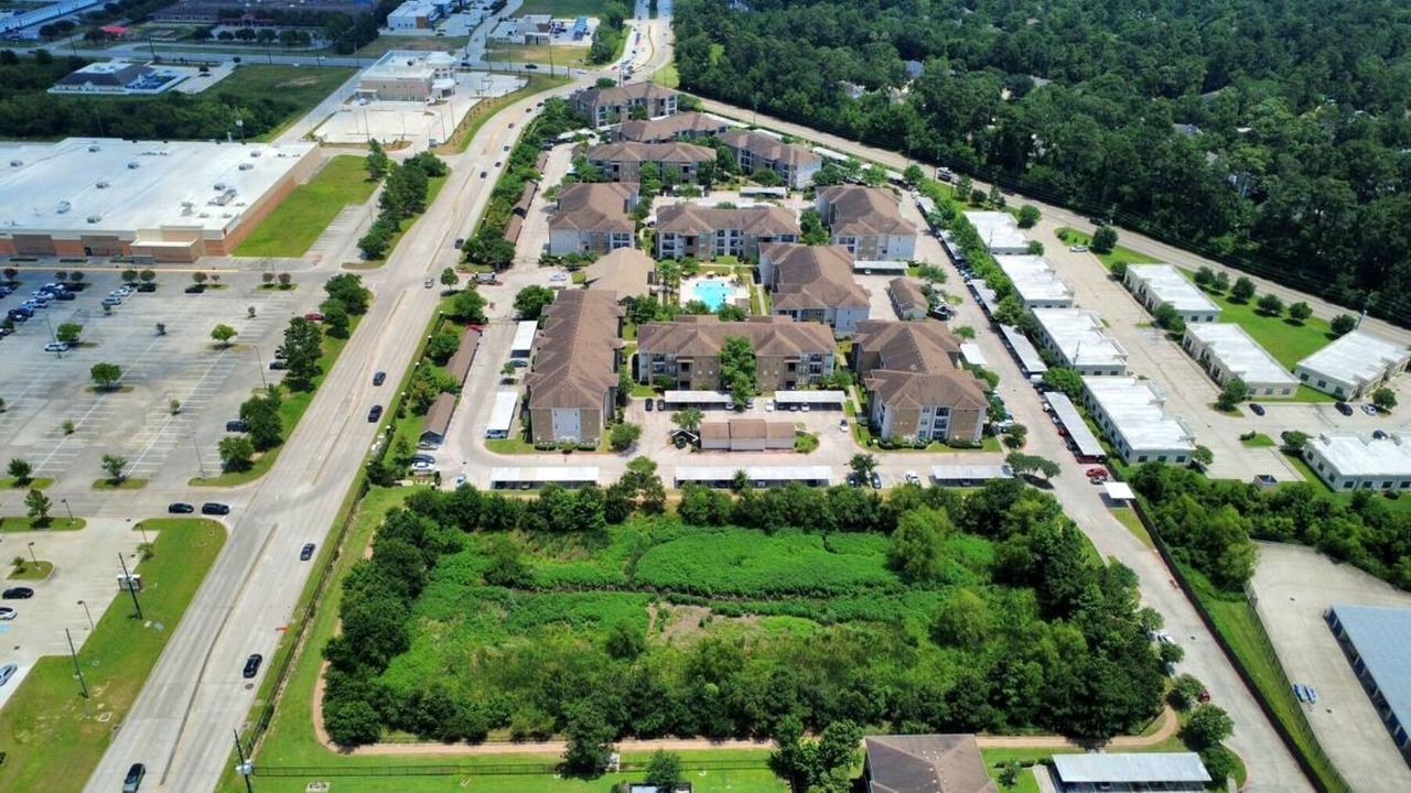Photo of Outdoor in Alden Bridge