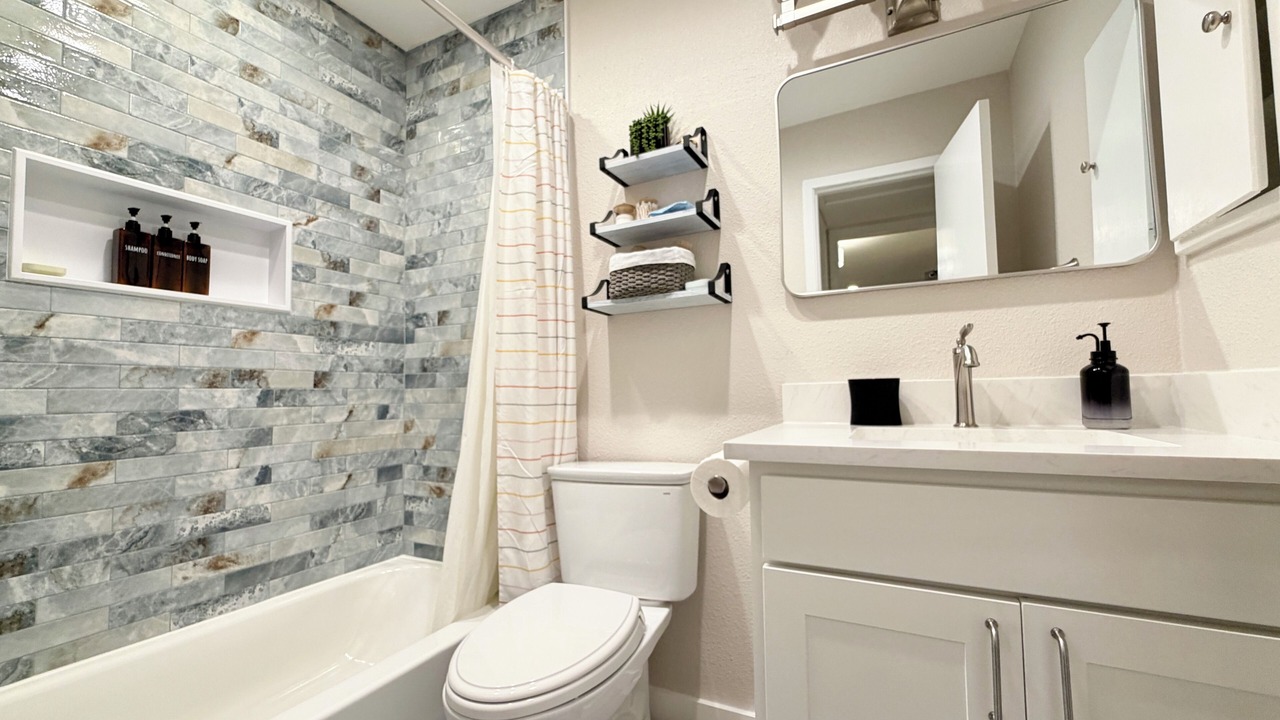 Photo of Bathroom in Oak Lawn