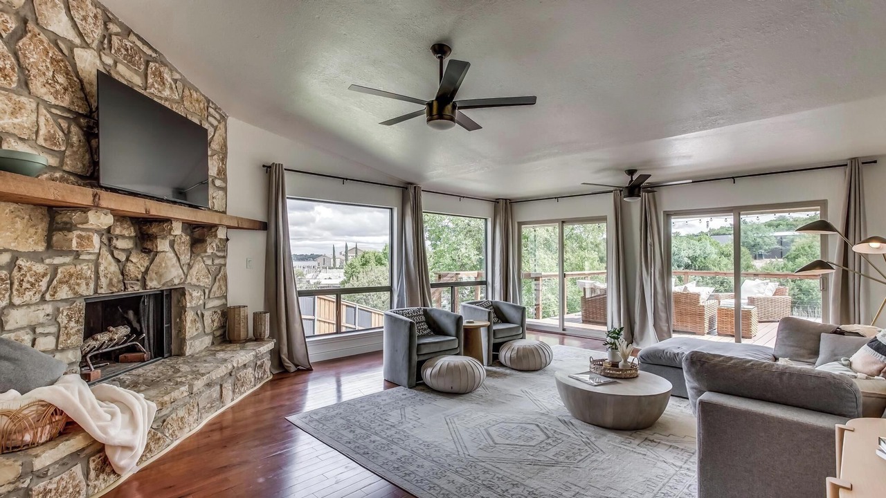 Photo of Livingroom in Granbury
