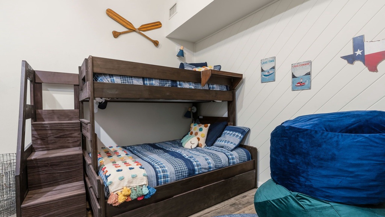 Photo of Bedroom in Walden on Lake Conroe