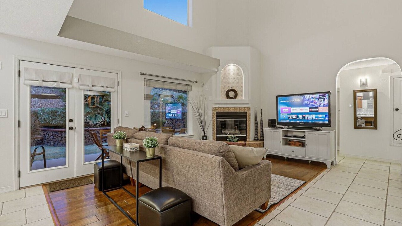 Photo of Livingroom in Festival Hills