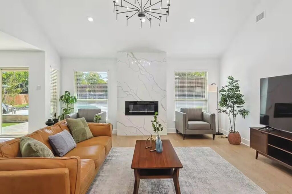 Photo of Livingroom in Las Colinas