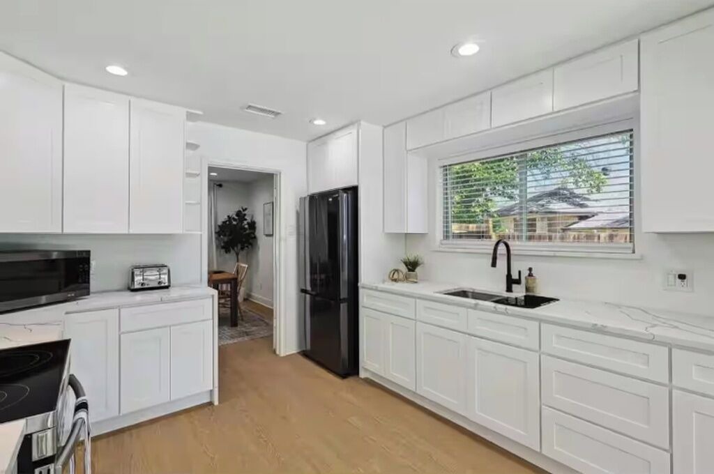 Photo of Kitchen in Las Colinas