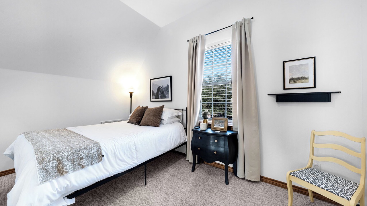 Photo of Bedroom in Commerce