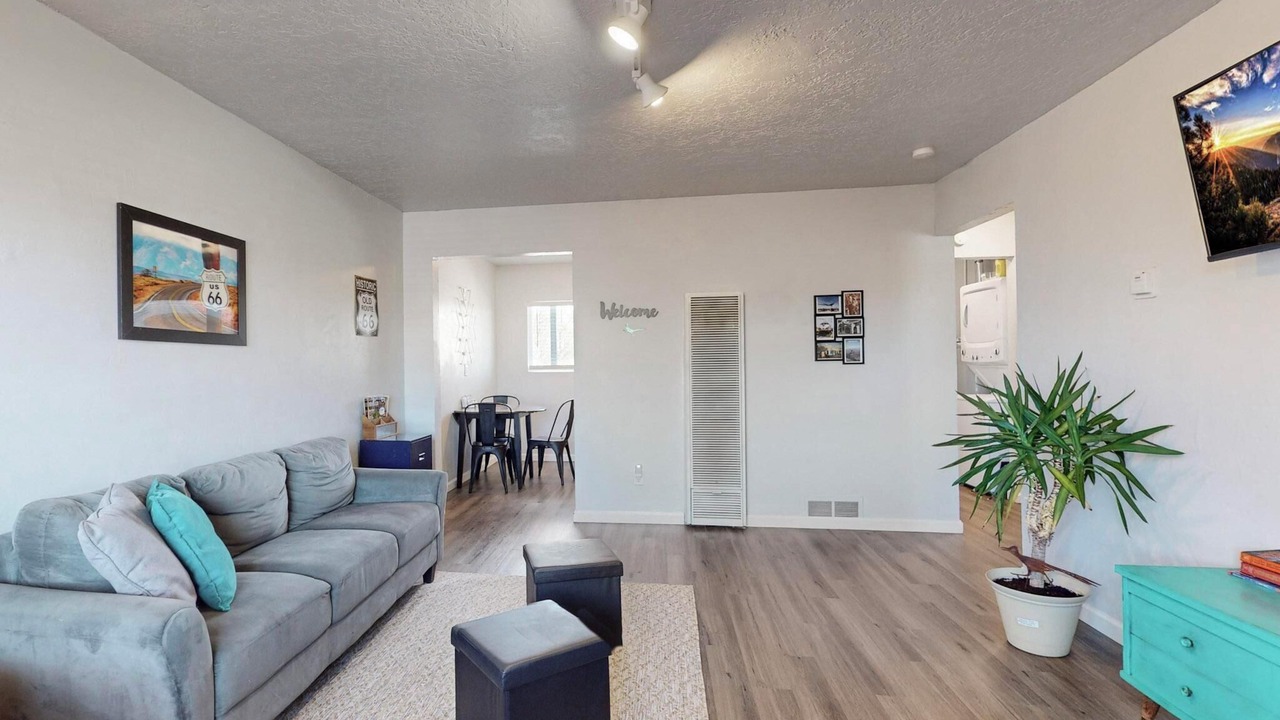 Photo of Livingroom in University Heights