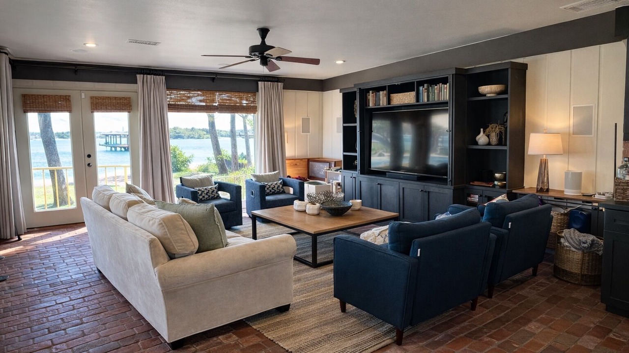 Photo of Livingroom in Cedar Creek Reservoir