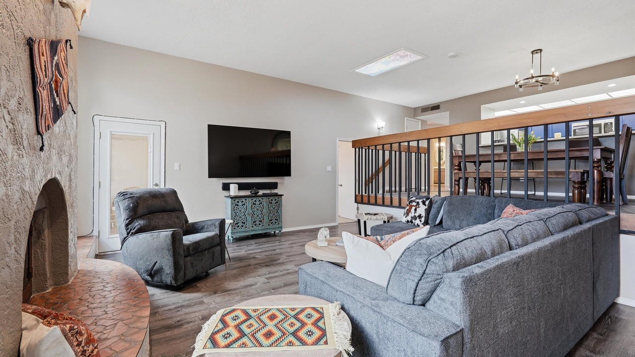 Photo of Livingroom in Northeast Heights