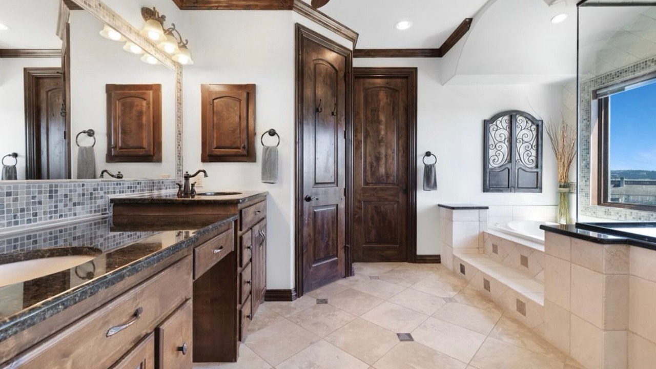 Photo of Bathroom in Apache Shores