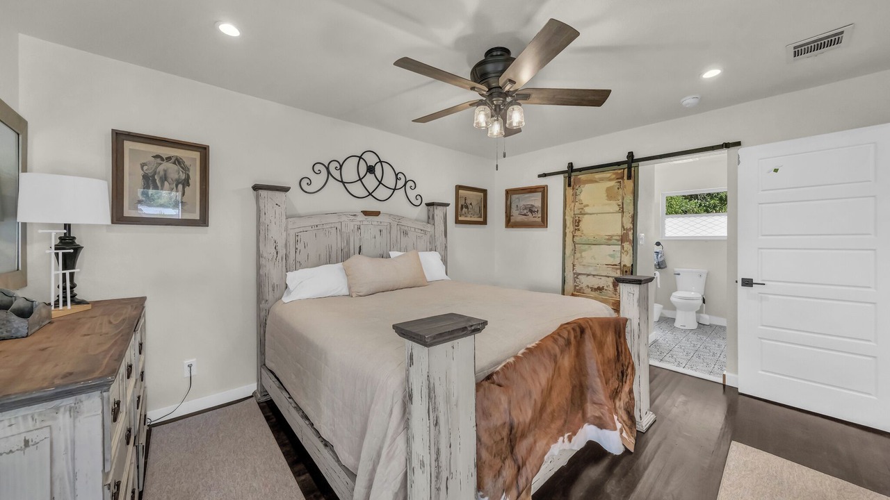 Photo of Bedroom in Weatherford