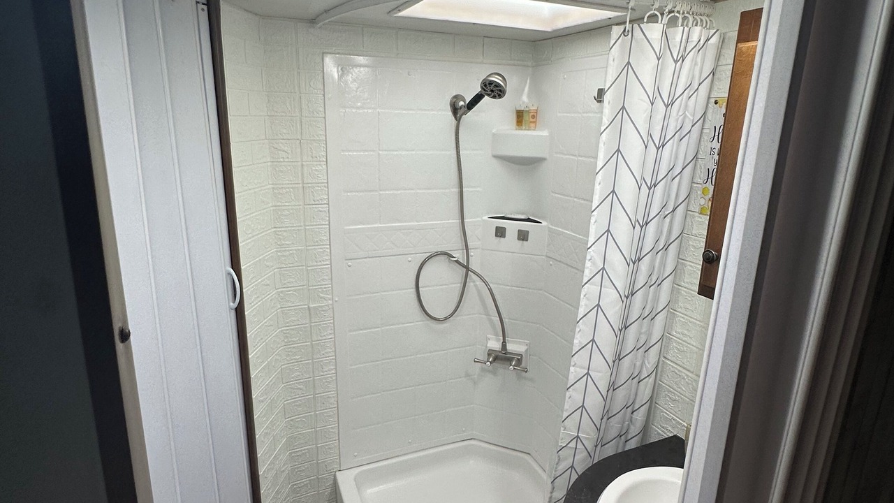 Photo of Bathroom in Aztec
