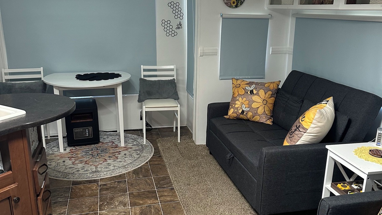 Photo of Livingroom in Aztec