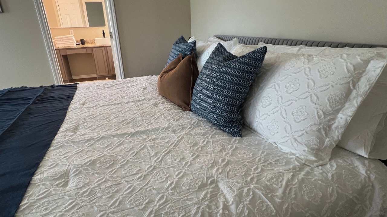 Photo of Bedroom in South Side