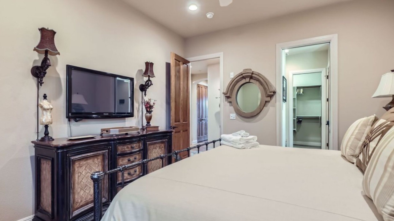 Photo of Bedroom in Lakeway